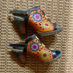 Shoes by L’Artiste size 37 (6)  wear with strap or without, 3”heal 1” platform
